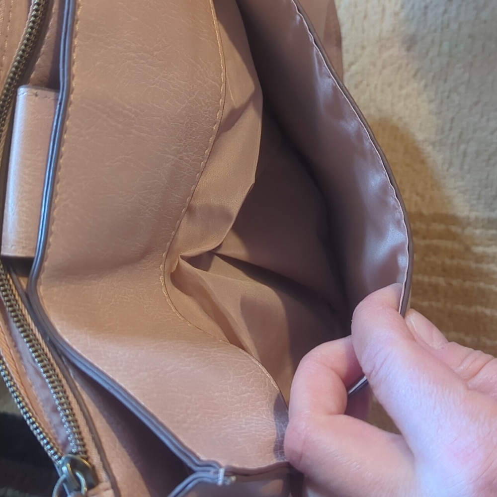 Pink Purse - Picture 3 of 10